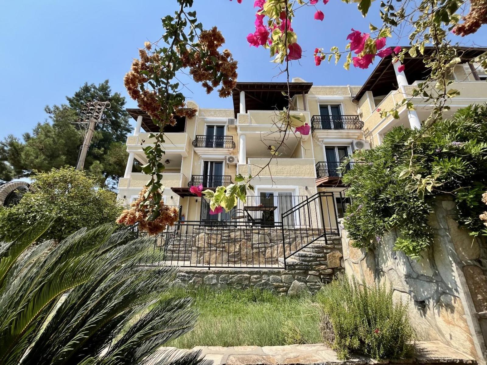 Farrys Boutique Hotel & Beach Club - 얄리카베크 외부 사진