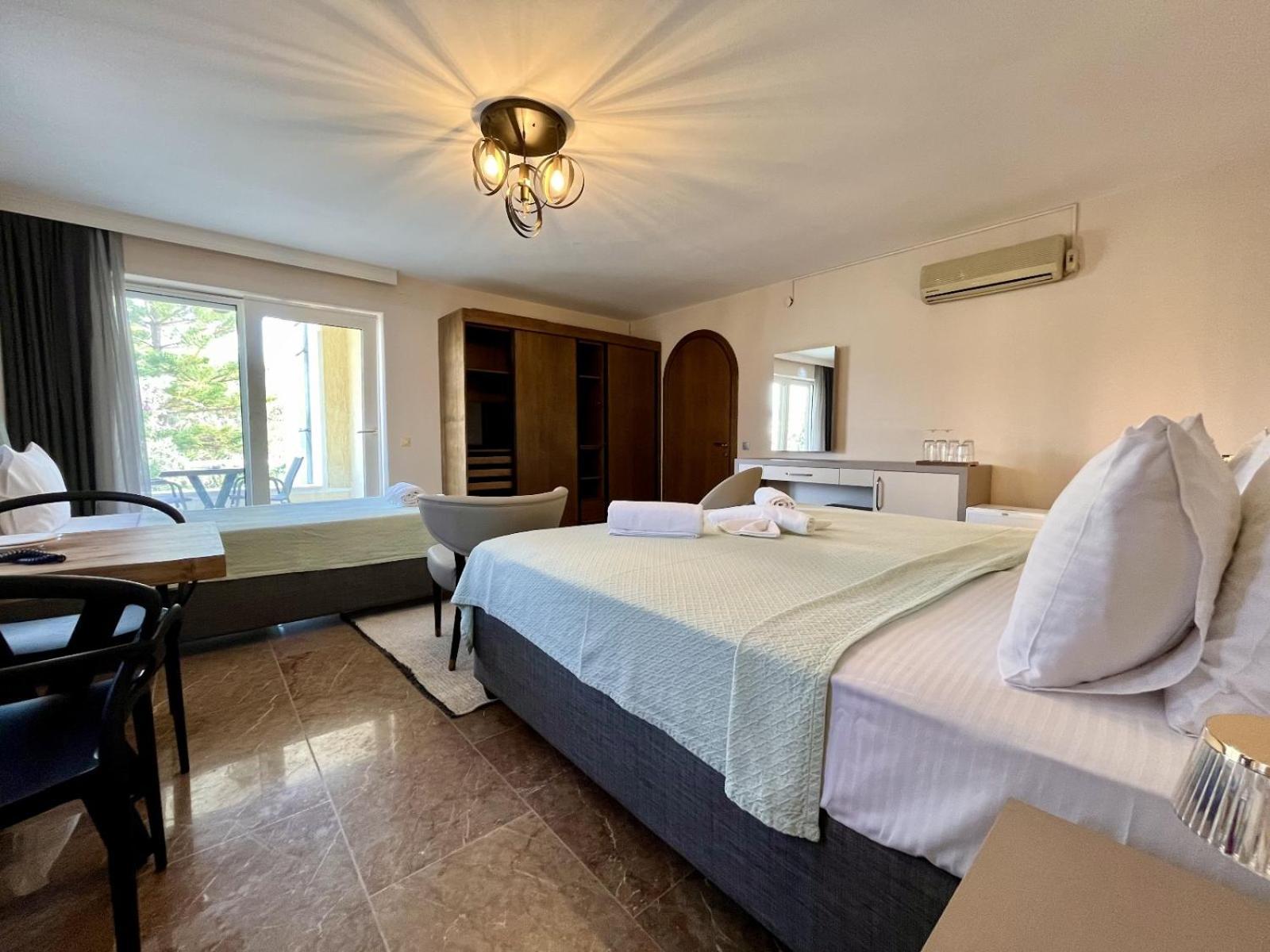Farrys Boutique Hotel & Beach Club - 얄리카베크 외부 사진