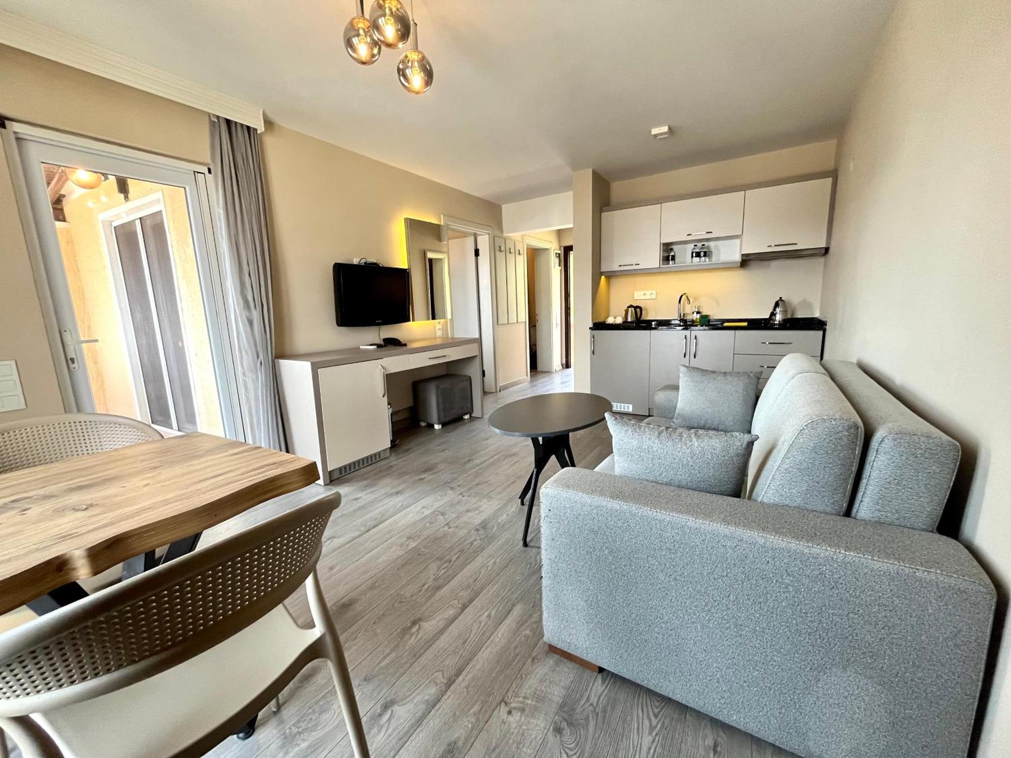 Farrys Boutique Hotel & Beach Club - 얄리카베크 외부 사진