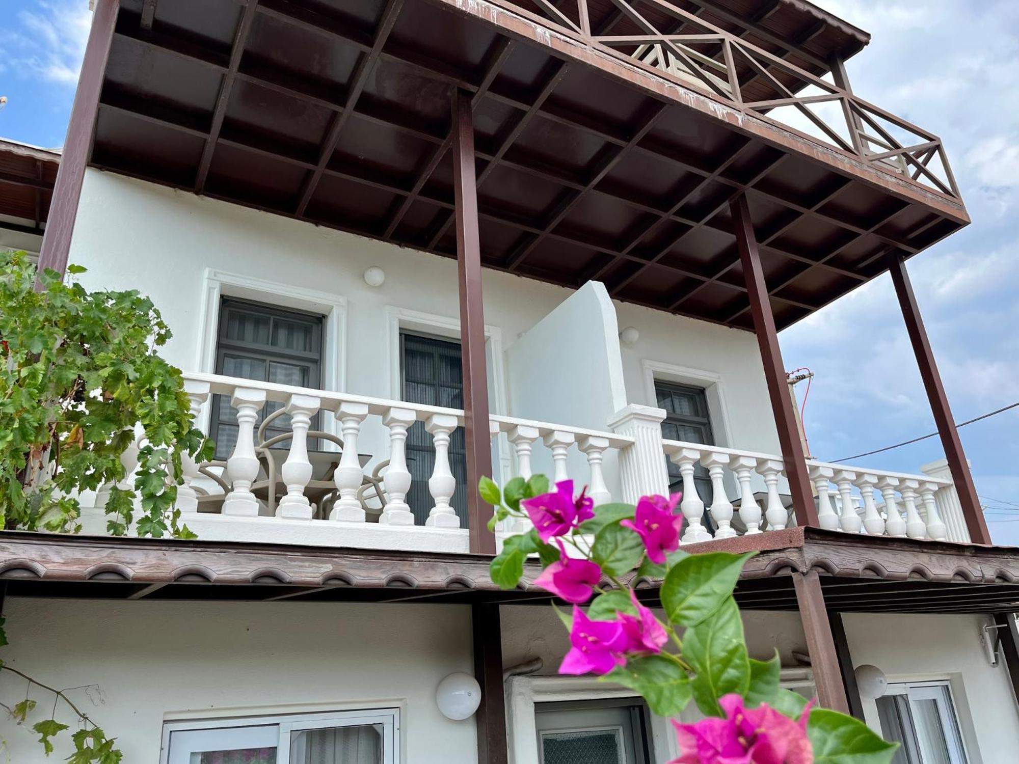 Farrys Boutique Hotel & Beach Club - 얄리카베크 외부 사진